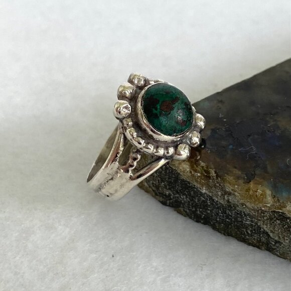 VTG Sterling Silver 925 Southwest Round Chrysocolla Split Shank Ring Sz 7.25 - Picture 16 of 16